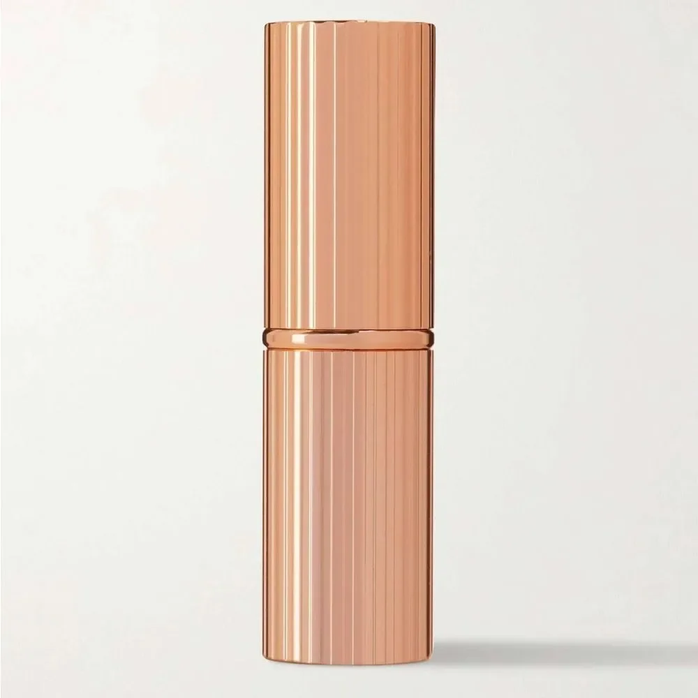 NIB 35.00 Charlotte Tilbury Matte Revolution Lipstick 💄 WALK OF NO SHAME